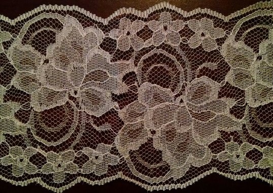 4" Ivory Floral Lace / Sold by the roll - 10 yards
